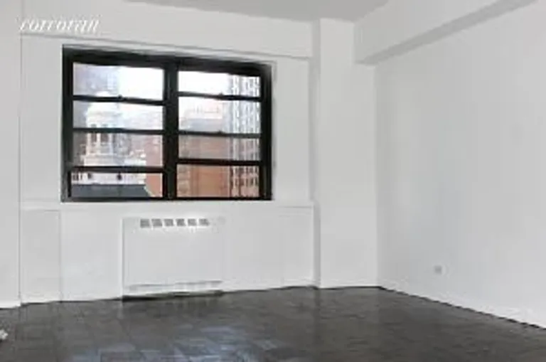 New York City Real Estate | View 165 East 72Nd Street, 7D | room 1 | View 2
