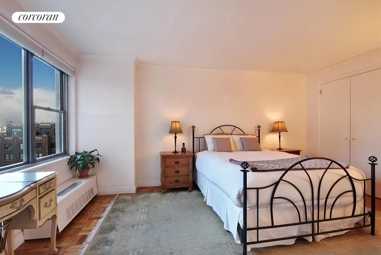 New York City Real Estate | View 15 West 72Nd Street, 20V | Bedroom | View 4