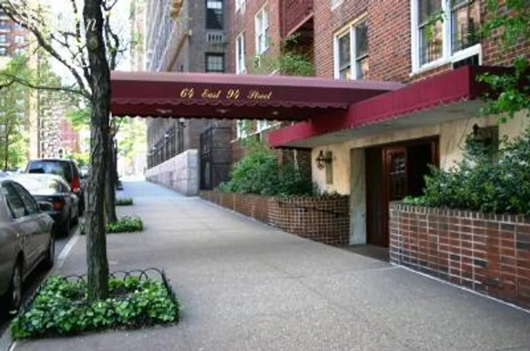 New York City Real Estate | View 64 East 94th Street, 6C | 2 Beds, 2 Baths | View 1