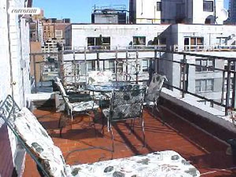 New York City Real Estate | View 200 East 74th Street, 14B | room 7 | View 8