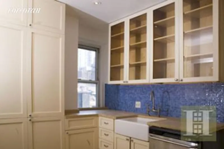 New York City Real Estate | View 123 West 74th Street, 7D | room 2 | View 3