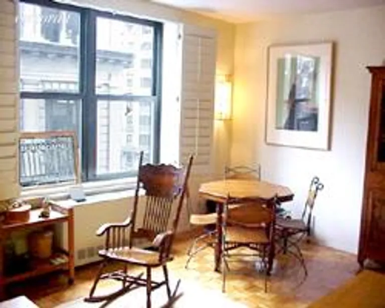New York City Real Estate | View 201 West 74th Street, 10G | room 1 | View 2