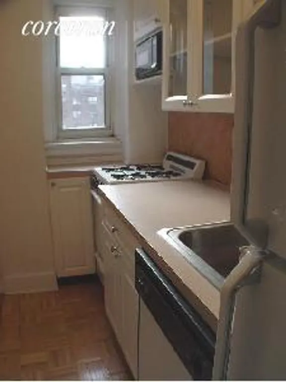 New York City Real Estate | View 304 West 75th Street, 9G | room 2 | View 3