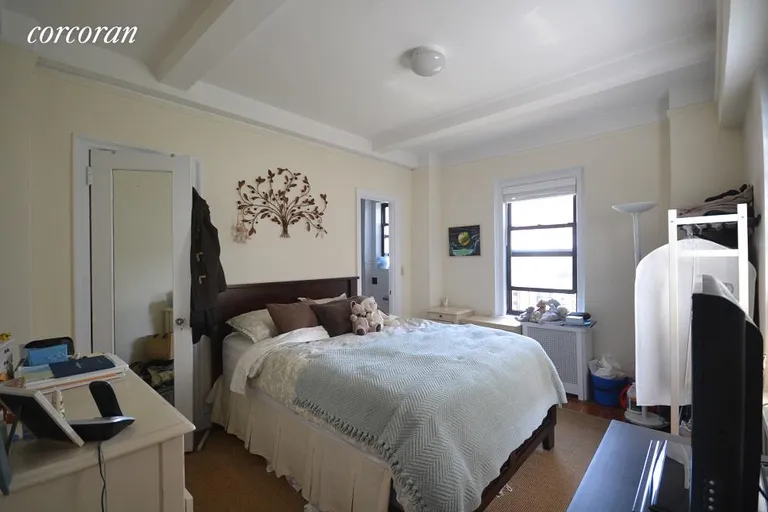 New York City Real Estate | View 133 West 71st Street, 9D | 1 Bed, 1 Bath | View 1