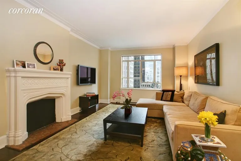 New York City Real Estate | View 25 Central Park West, 4E | Living Room | View 2