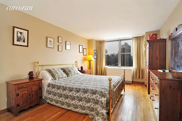 New York City Real Estate | View 301 East 79th Street, 18H | Master Bedroom with Ensuite Bath | View 4