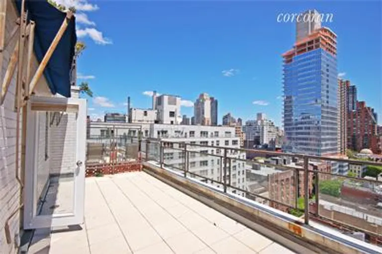 New York City Real Estate | View 200 East 74th Street, 14A | 2 Beds, 2 Baths | View 1