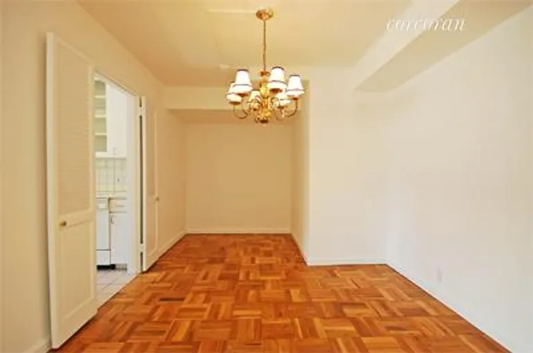 New York City Real Estate | View 200 East 74th Street, 14A | room 4 | View 5