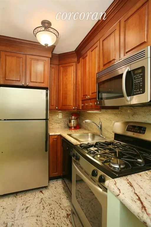 New York City Real Estate | View 200 East 74th Street, 4G | Kitchen | View 2