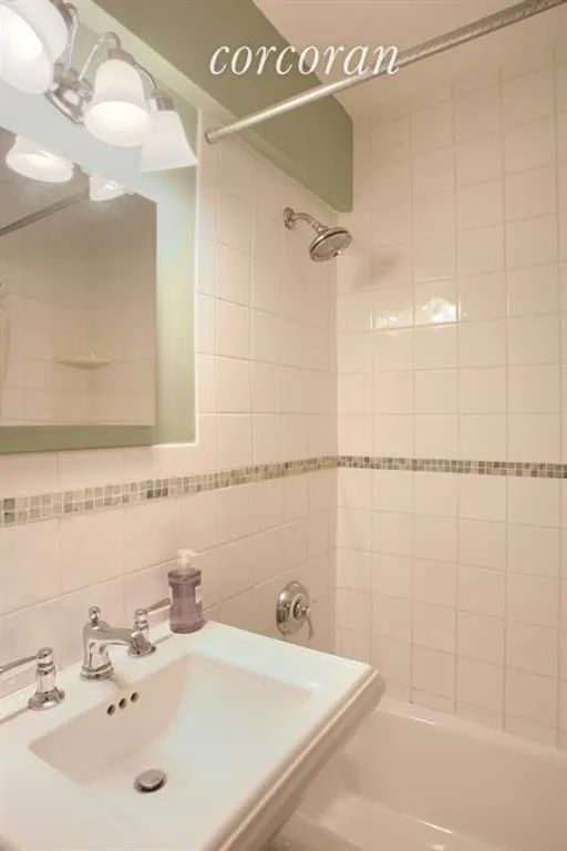 New York City Real Estate | View 200 East 74th Street, 4G | Bathroom | View 5