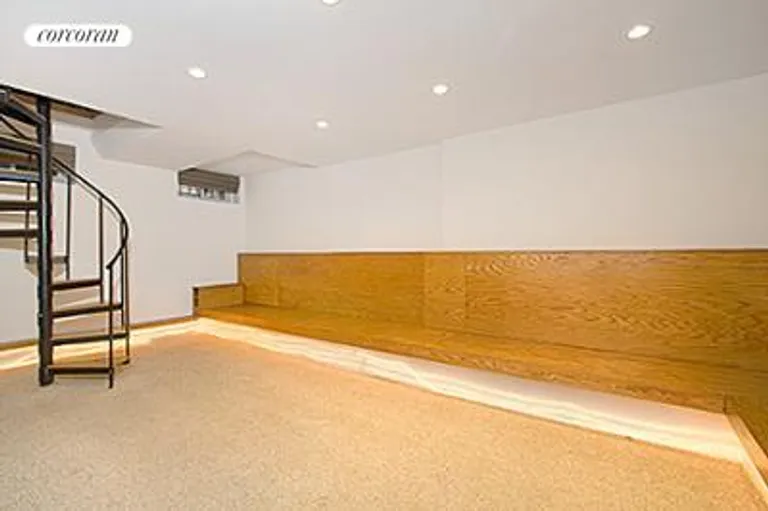 New York City Real Estate | View 210 West 19th Street, 1G | room 3 | View 4