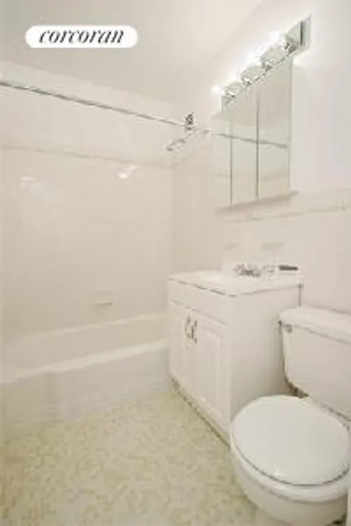 New York City Real Estate | View 430 West 34th Street, 5L | room 3 | View 4