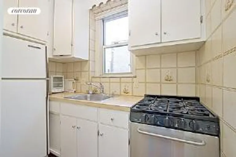 New York City Real Estate | View 210 West 19th Street, 6D | room 3 | View 4