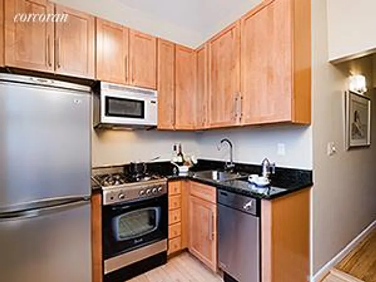 New York City Real Estate | View 102 West 80th Street, 87 | room 2 | View 3