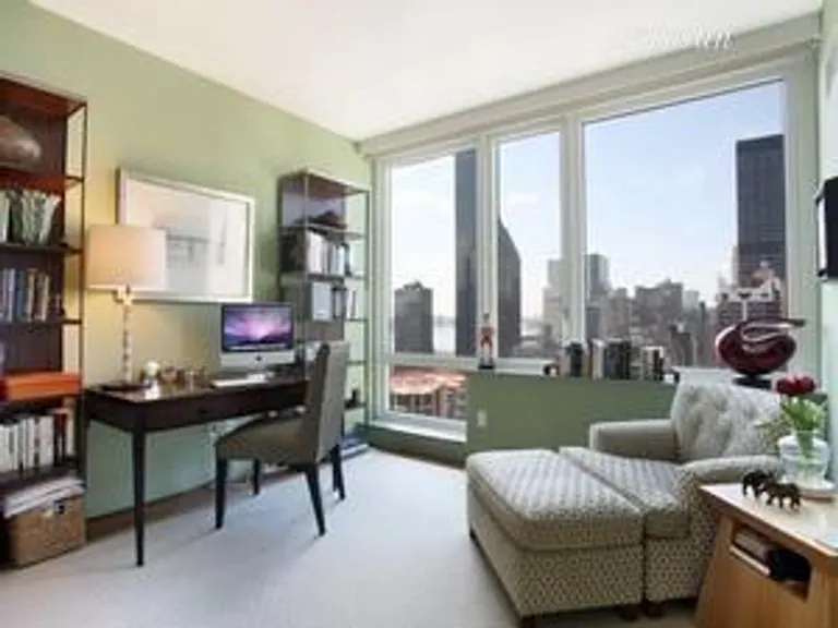 New York City Real Estate | View 250 East 53rd Street, 2804 | room 5 | View 6