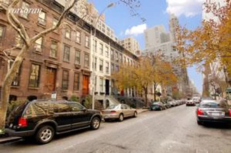 New York City Real Estate | View 332 East 69th Street | room 2 | View 3