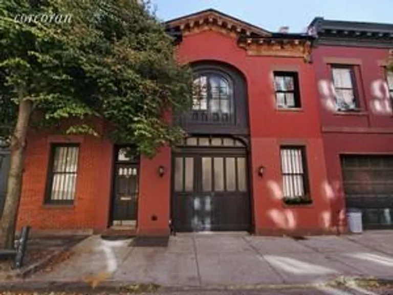 New York City Real Estate | View 20 College Place | 6 Beds, 3 Baths | View 1