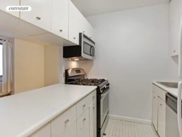 New York City Real Estate | View 45 East 25th Street, 14B | Great Pass-through Kitchen! | View 4