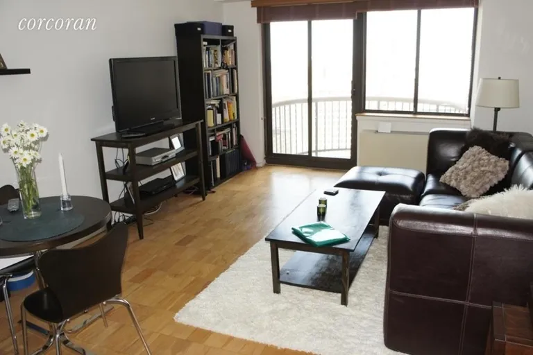 New York City Real Estate | View 45 East 25th Street, 31A | Living room | View 3