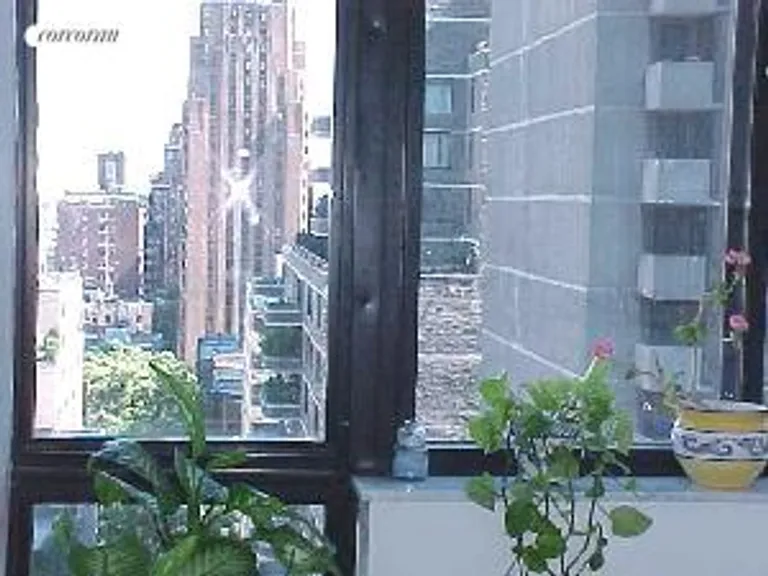 New York City Real Estate | View 255 East 49th Street, 17D | room 4 | View 5