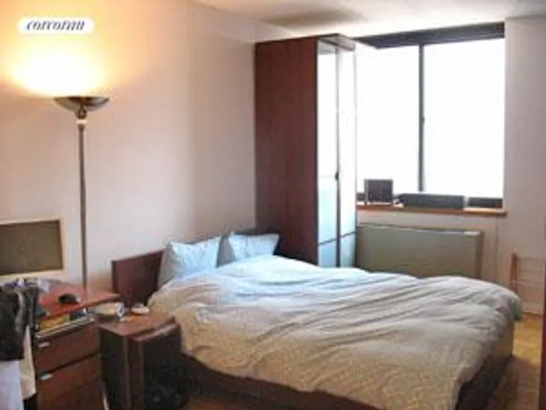 New York City Real Estate | View 250 East 40th Street, 20E | room 2 | View 3