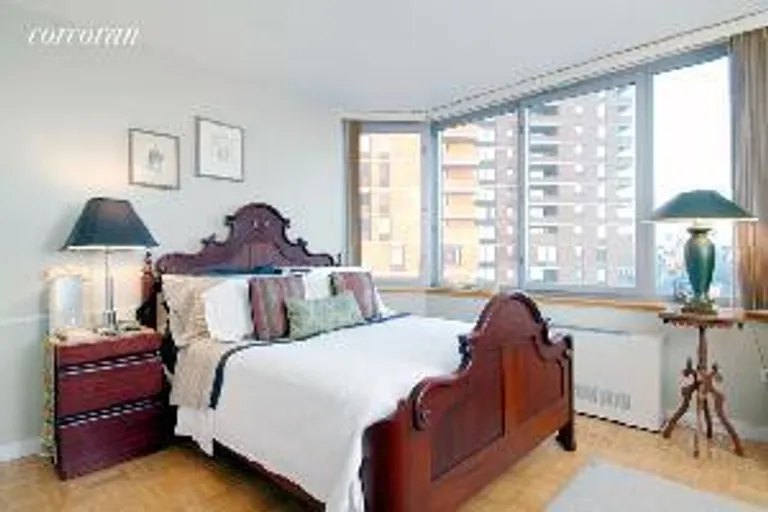 New York City Real Estate | View 500 West 43rd Street, 31C | room 1 | View 2