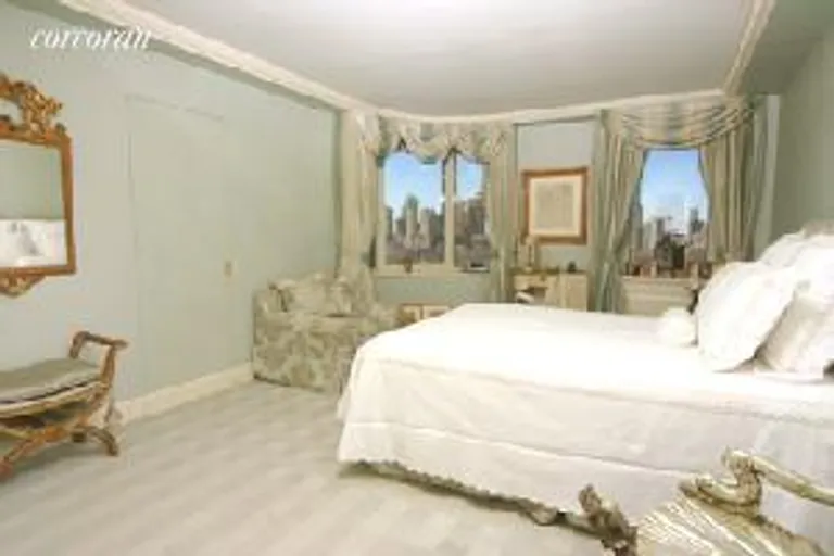 New York City Real Estate | View 875 Fifth Avenue, 18A | room 2 | View 3