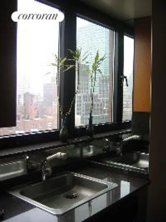 New York City Real Estate | View 255 East 49th Street, 24A | room 5 | View 6