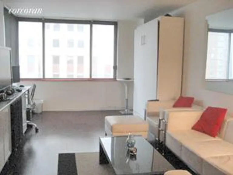 New York City Real Estate | View 350 West 50th Street, 18A | room 1 | View 2