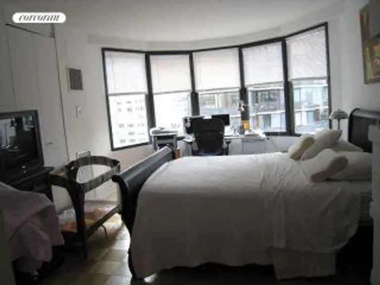 New York City Real Estate | View 44 West 62nd Street, 19C | room 3 | View 4