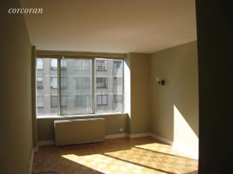 New York City Real Estate | View 61 West 62Nd Street, 24G | room 1 | View 2