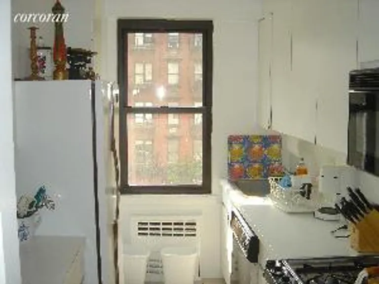 New York City Real Estate | View 196 East 75th Street, 4C | room 2 | View 3