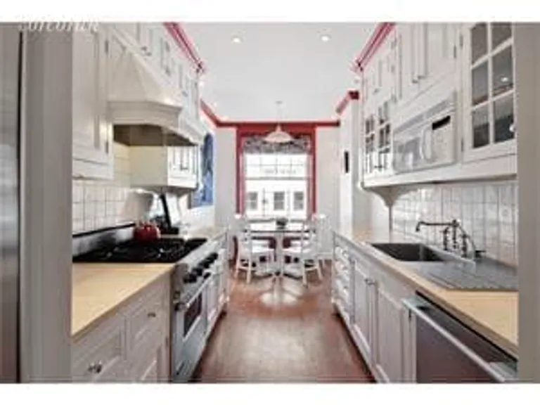 New York City Real Estate | View 40 East 83rd Street, 11W | Kitchen | View 3