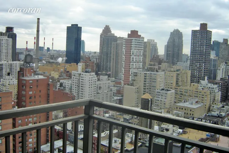 New York City Real Estate | View 301 East 79th Street, 27N | 1 Bed, 1 Bath | View 1