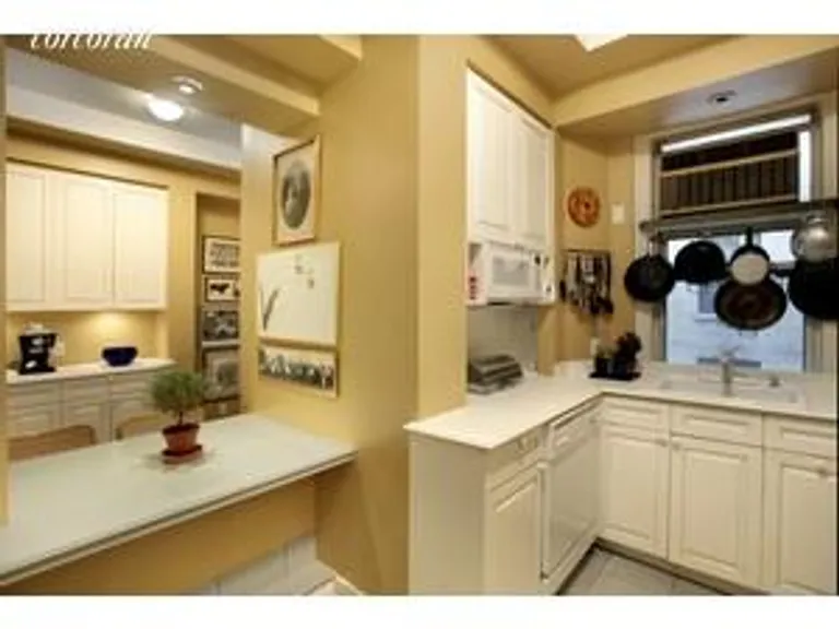 New York City Real Estate | View 103 East 84th Street, 4A | Spacious Eat-in Kitchen | View 3