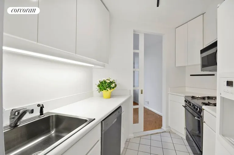 New York City Real Estate | View 275 Greenwich Street, 10L | room 3 | View 4