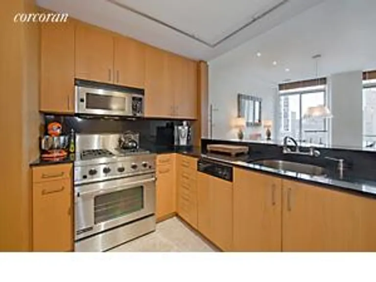 New York City Real Estate | View 311 Greenwich Street, PHC | room 2 | View 3