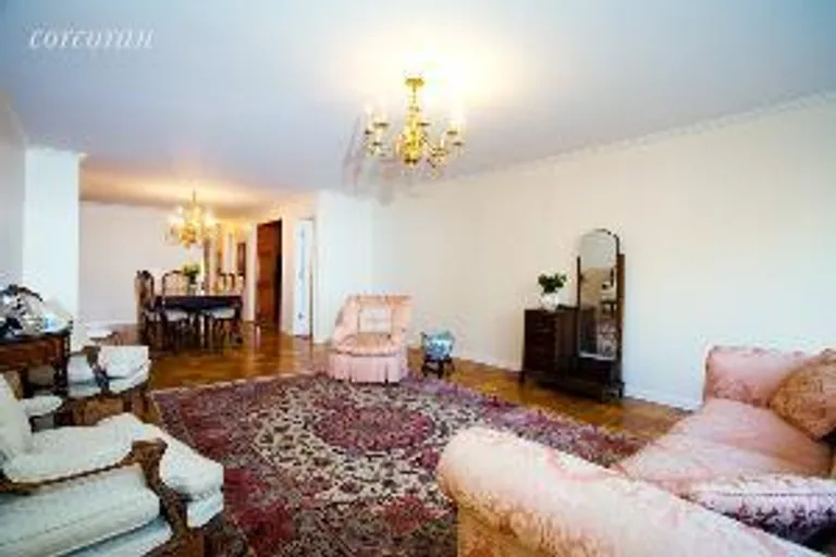 New York City Real Estate | View 40 East 84th Street, 6A | room 1 | View 2