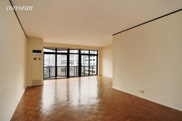 New York City Real Estate | View 100 United Nations Plaza, 15E | 2 Beds, 2 Baths | View 1