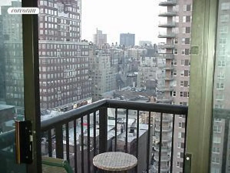 New York City Real Estate | View 171 East 84th Street, 20E | room 4 | View 5