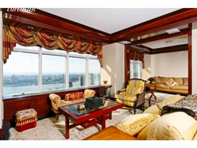 New York City Real Estate | View 160 West 66th Street, PHD | Living Room | View 2