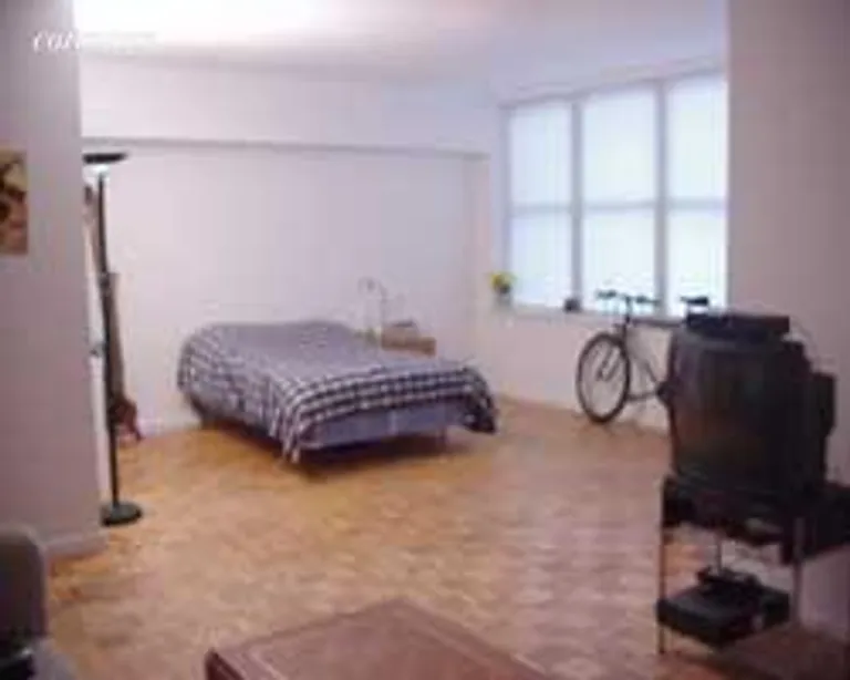 New York City Real Estate | View 2250 Broadway, 6R | room 1 | View 2