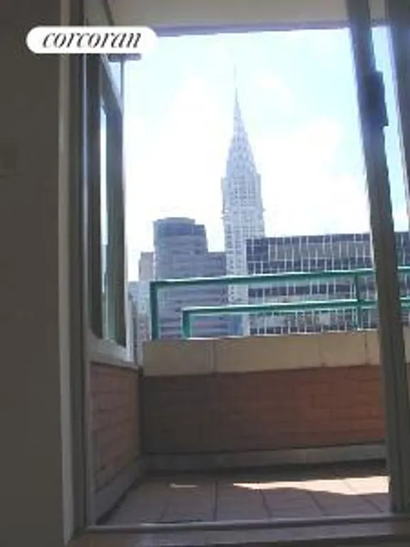 New York City Real Estate | View 145 East 48th Street, 33B | room 3 | View 4