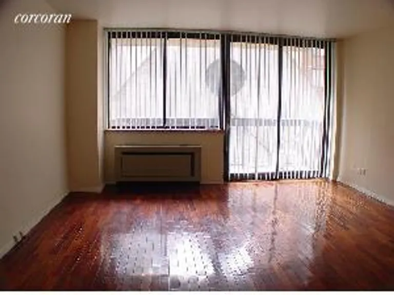 New York City Real Estate | View 330 East 75th Street, 4E | 2 Beds, 2 Baths | View 1