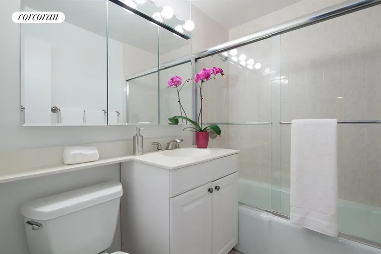 New York City Real Estate | View 345 East 86th Street, 15D | Bathroom | View 5