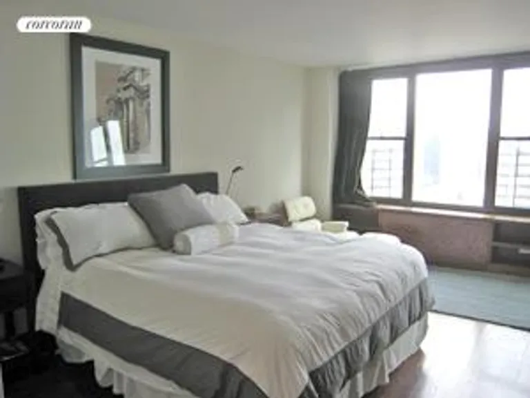 New York City Real Estate | View 117 East 57th Street, 35H | room 2 | View 3