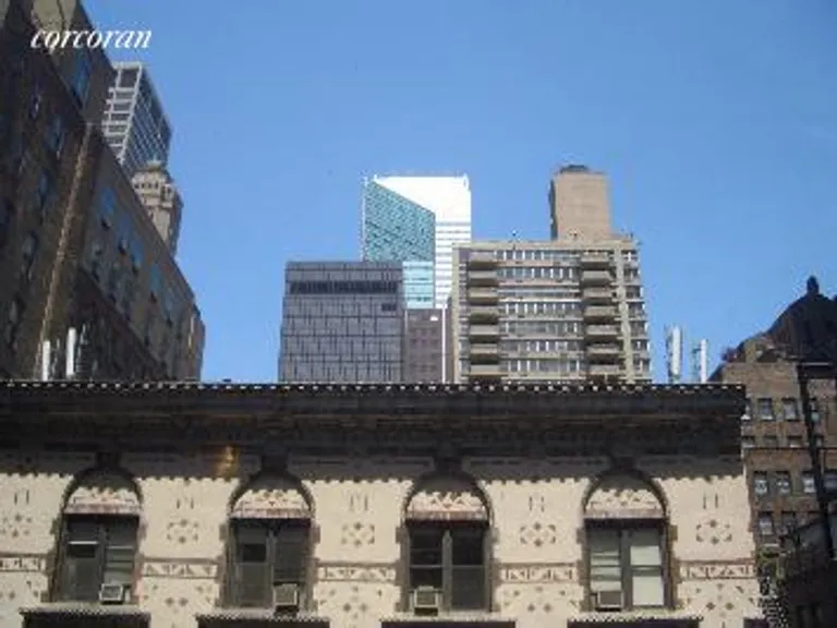 New York City Real Estate | View 142 East 49th Street, 8A | room 2 | View 3