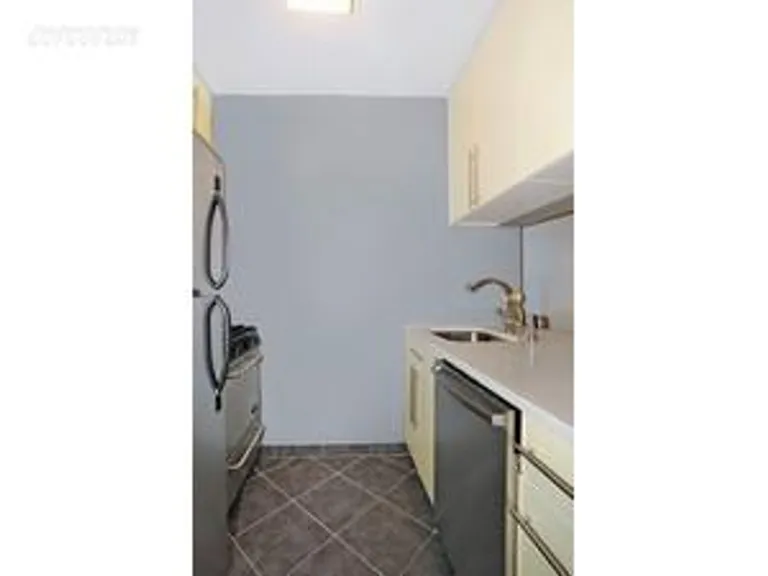 New York City Real Estate | View 350 West 50th Street, 2H | room 2 | View 3