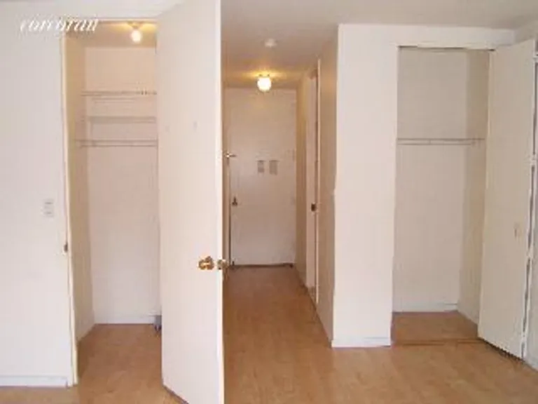 New York City Real Estate | View 393 West 49th Street, 4OO | room 1 | View 2