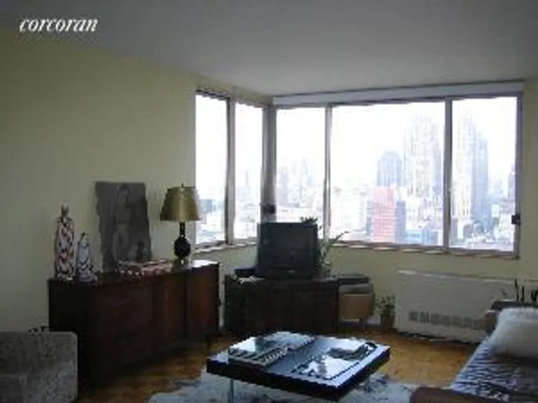 New York City Real Estate | View 350 West 50th Street, 25G | room 1 | View 2